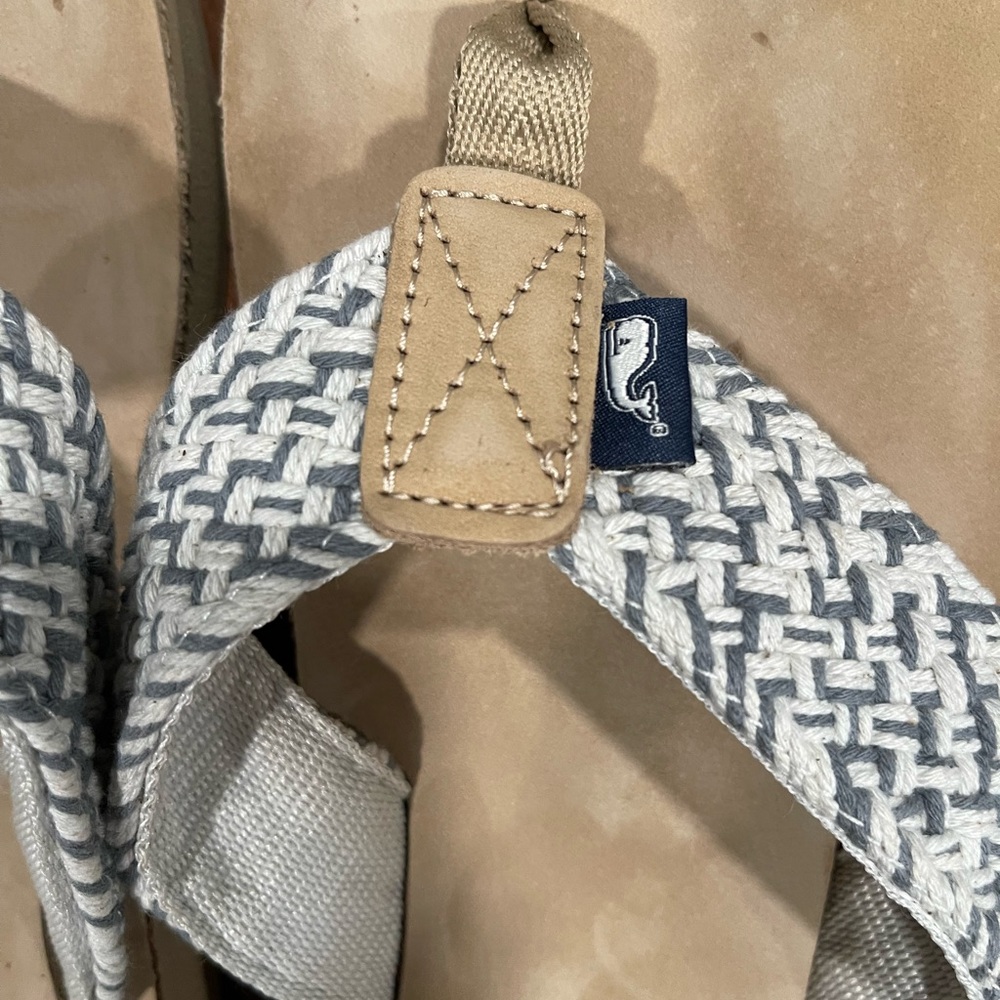 Vineyard Vines Flipflop size 9
